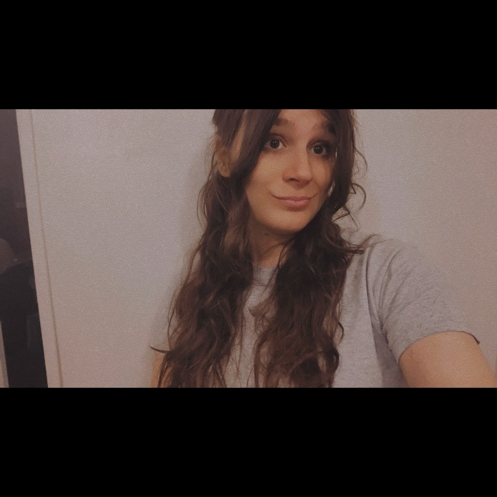 Meet your Posher, Chloe